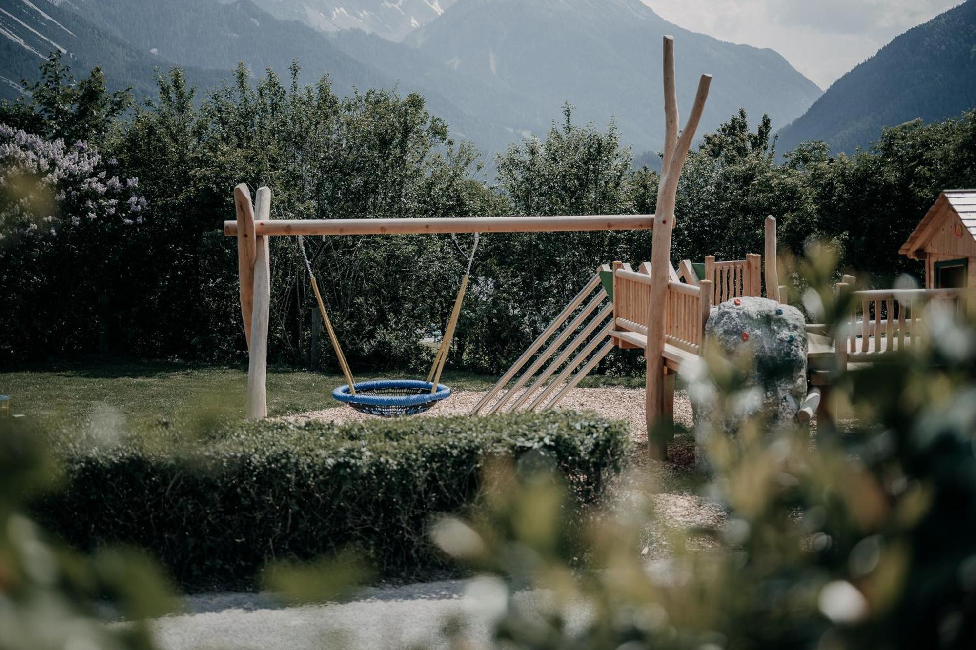 Alpenappartements Cristall Ehrwald Exterior photo